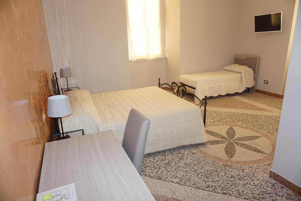 Residence Stendhal Guest House 치비타베키아 외부 사진
